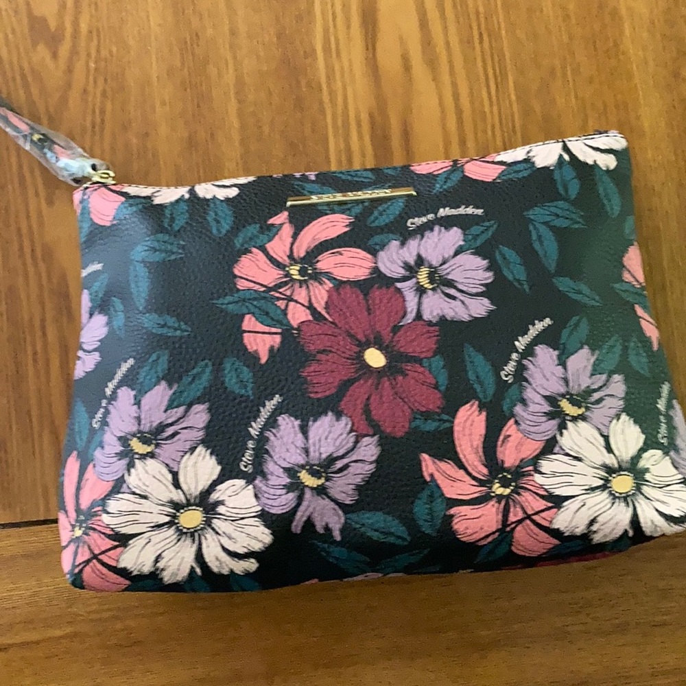 Steve Madden large clutch